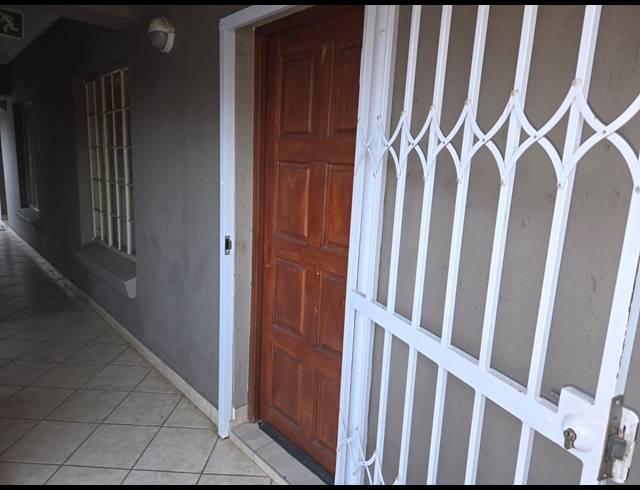 2 BEDROOM APARTMENT FOR SALE IN WATERVAL EAST